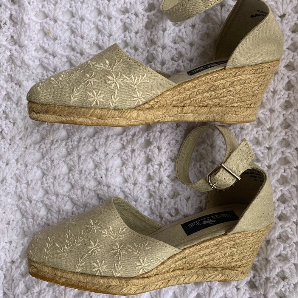 Mary Jane inspired Espadrille wedged flat